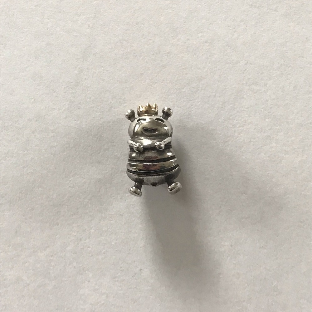 Pandora queen bee charm 🐝